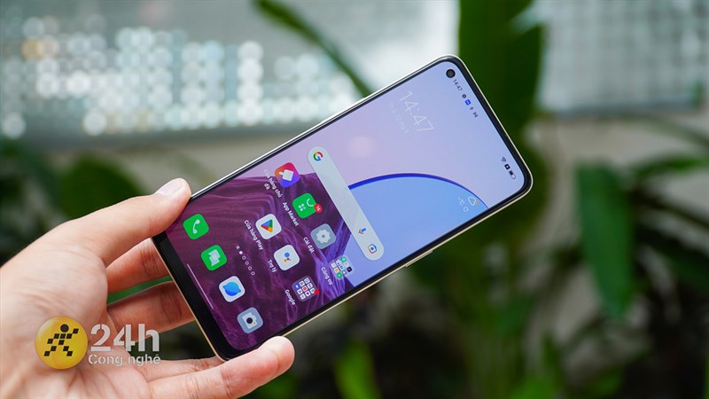 Mỏng nhẹ chắc hẳn sẽ là ưu điểm khiến nhiều người yêu thích OPPO Reno8.