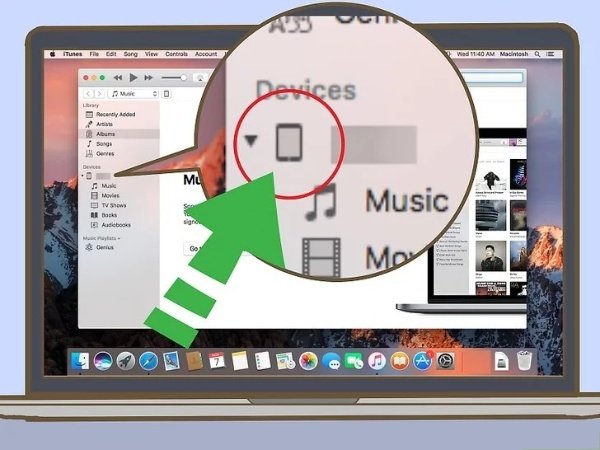 Nhấp vào nút iPad trên iTunes. Đây là biểu tượng iPhone/iPad nhỏ nằm gần góc trên bên trái iTunes. 