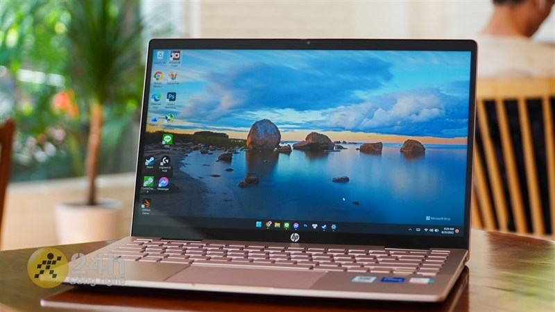 Màn hình của HP Pavilion X360 14 2022 cho chất lượng hiển thị tốt.