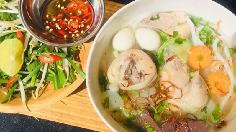 Bánh canh giò heo