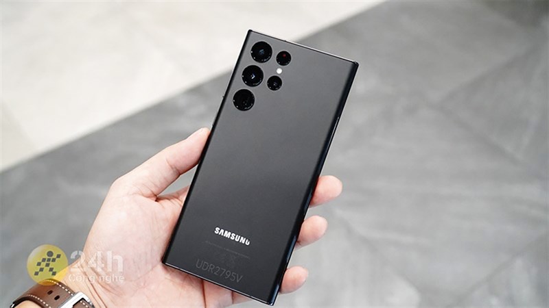 Điện thoại cấu hình cao, pin trâu, sạc nhanh đang giảm 6 triệu, game thủ tậu ngay!