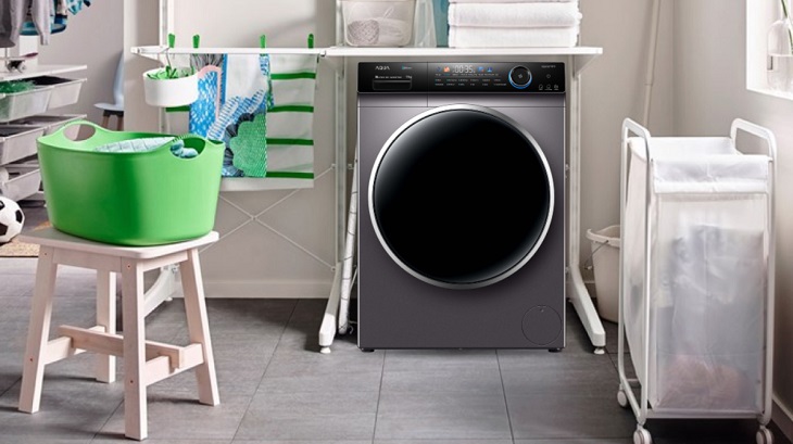 Máy giặt sấy Aqua Inverter 15 Kg AQD-DH1500G PP thuộc mẫu máy giặt cửa ngang cần đặt ở vị trí thông thoáng để thuận tiện cho việc mở cửa máy giặt mỗi khi lấy và cho đồ vào lồng giặt