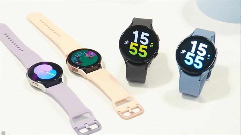 Thiết kế gọn gàng chính là ưu điểm của những chiếc Galaxy Watch5. Thiết kế gọn gàng chính là ưu điểm của những chiếc Galaxy Watch5.