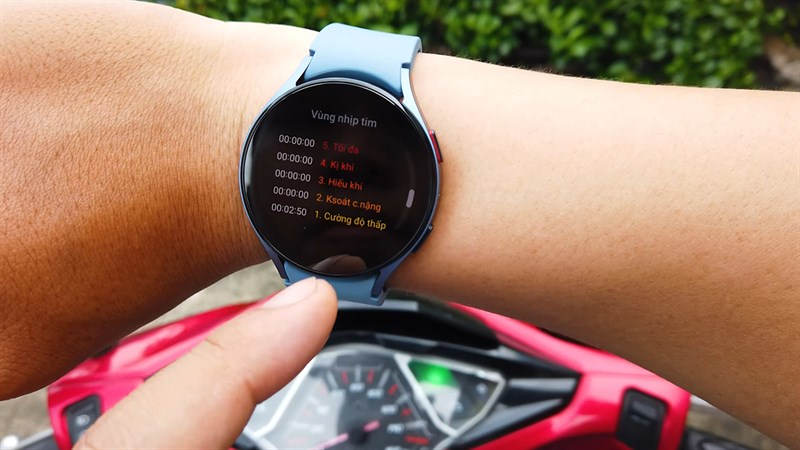 Những tính năng theo dõi sức khỏe của Galaxy Watch5 là cực kỳ đầy đủ để cung cấp thông tin một cách chuẩn xác. Những tính năng theo dõi sức khỏe của Galaxy Watch5 là cực kỳ đầy đủ để cung cấp thông tin một cách chuẩn xác.