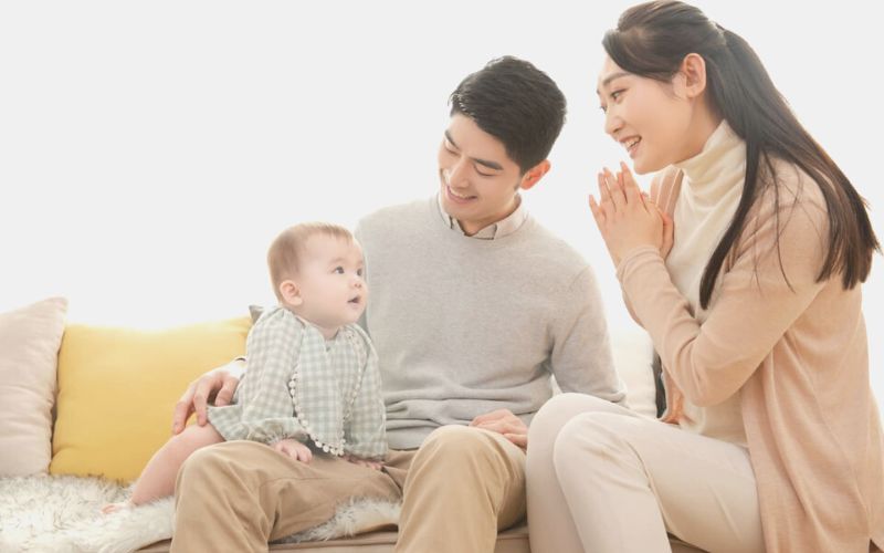 Việc thường xuyên đọc sách cho con giúp cải thiện kỹ năng lắng nghe