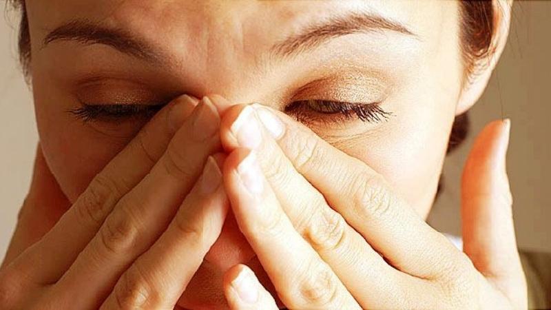 Đau đầu, nghẹt mũi là những triệu chứng thường gặp ở bệnh nhân viêm xoang