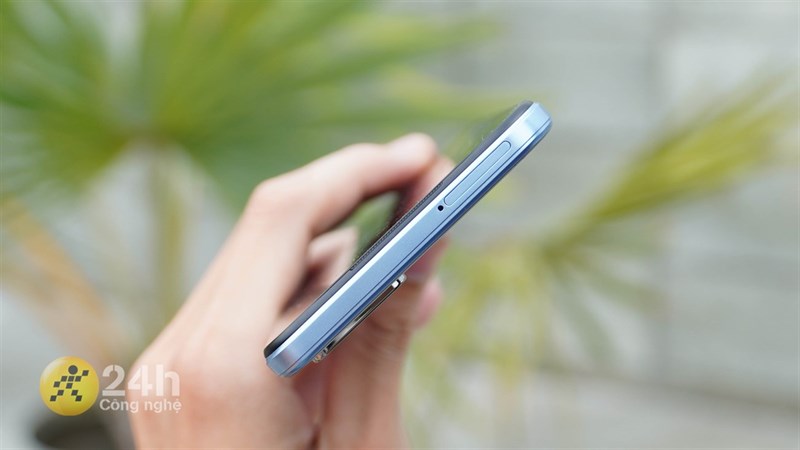 Cạnh trên của Vivo T1x. Cạnh trên của Vivo T1x.