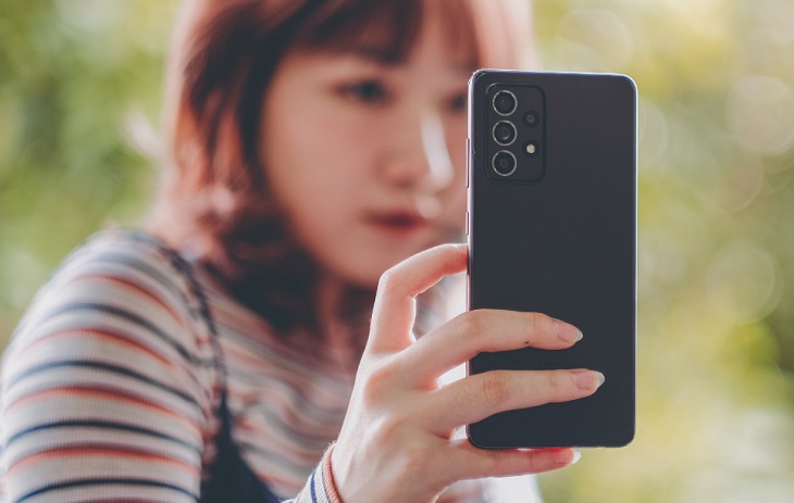 Điện thoại Samsung Galaxy A52S có giá thành cao hơn so với Samsung Galaxy A52 Điện thoại Samsung Galaxy A52S có giá thành cao hơn so với Samsung Galaxy A52