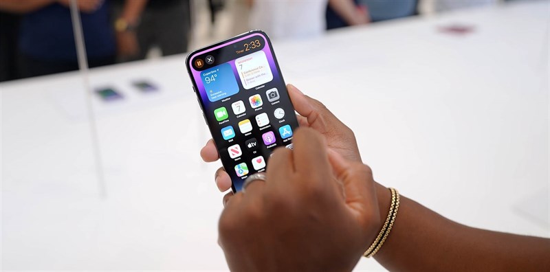 Trên tay iPhone 14 Pro: Vẻ đẹp quen thuộc nhà Táo nhưng lạ lắm! Trên tay iPhone 14 Pro: Vẻ đẹp quen thuộc nhà Táo nhưng lạ lắm!