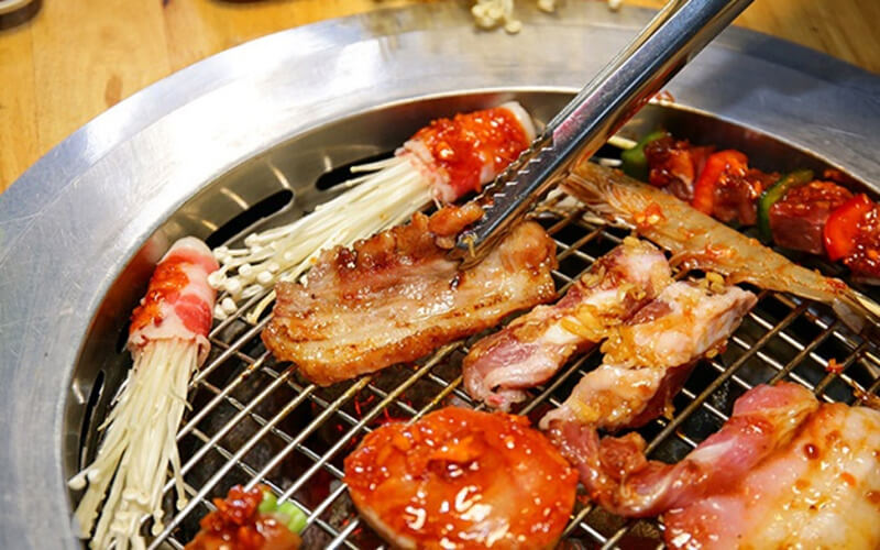 Buffet nướng lẩu – Kumo BBQ & Bar