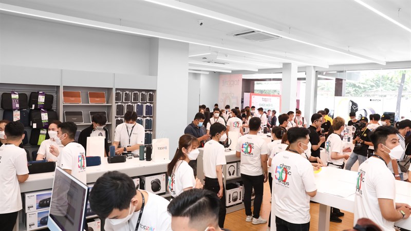 Siêu bão đổ bộ TopZone: Cứ 6 giây lại có 1 người đăng ký mua iPhone 14 Series Siêu bão đổ bộ TopZone: Cứ 6 giây lại có 1 người đăng ký mua iPhone 14 Series