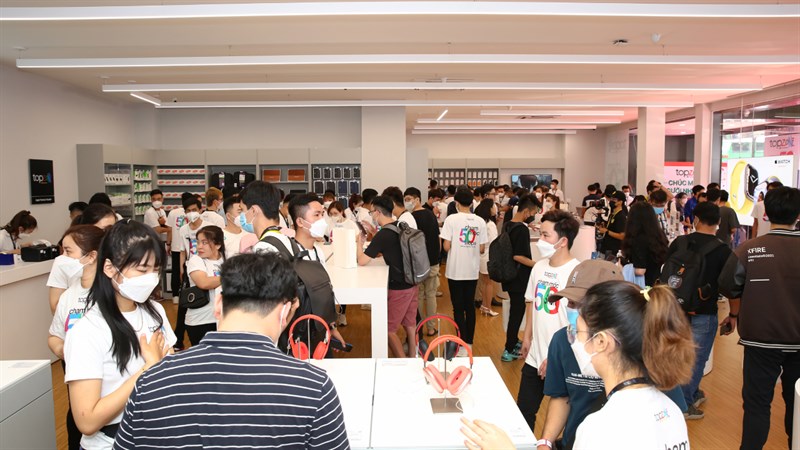 Siêu bão đổ bộ TopZone: Cứ 6 giây lại có 1 người đăng ký mua iPhone 14 Series