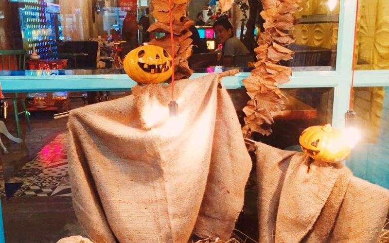 5 cách trang trí Halloween cho quán cafe, nhà hàng ấn tượng