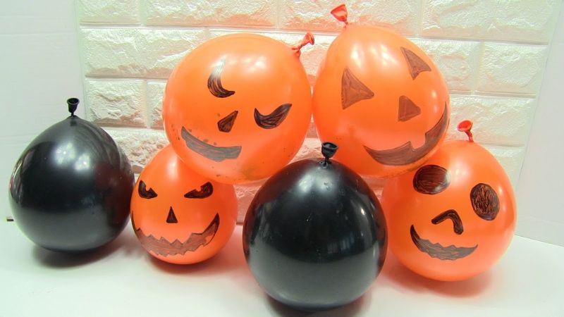 Trang trí Halloween cho văn phòng bằng bong bóng