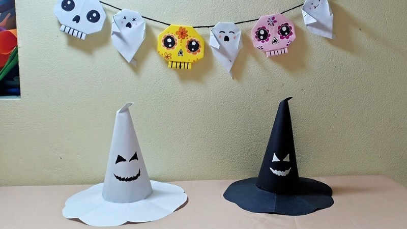 Halloween decoration ideas for stores using paper