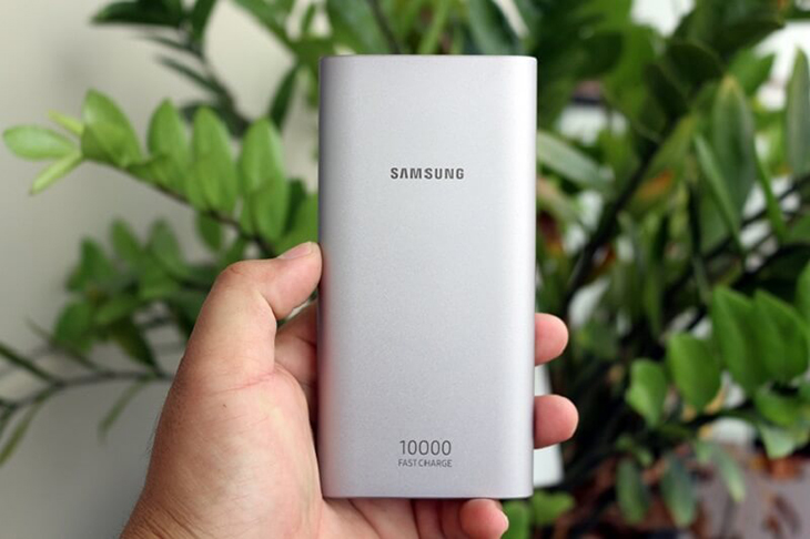 Sạc dự phòng Samsung có dung lượng pin lớn, sạc nhiều thiết bị cùng lúc