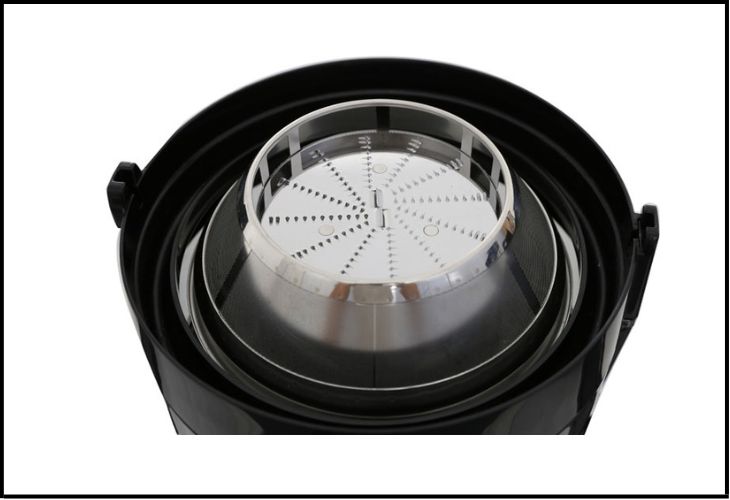 Máy ép trái cây Philips HR1863 sở hữu lưỡi dao bằng thép không gỉ