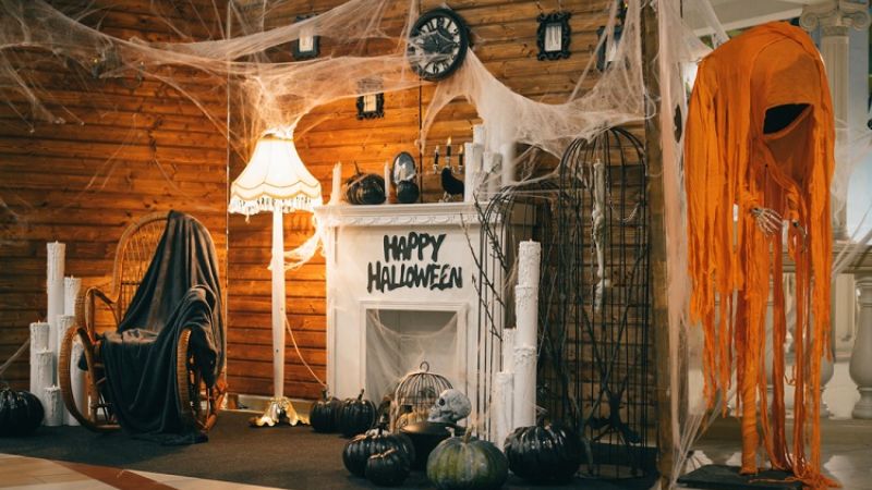 Trang trí sân khấu Halloween theo phong cách ma quái