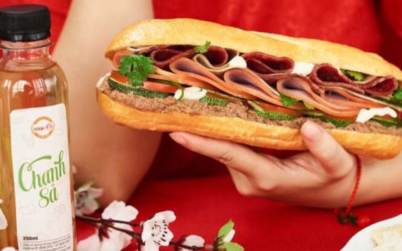 Tiệm bánh mì Minh Minh