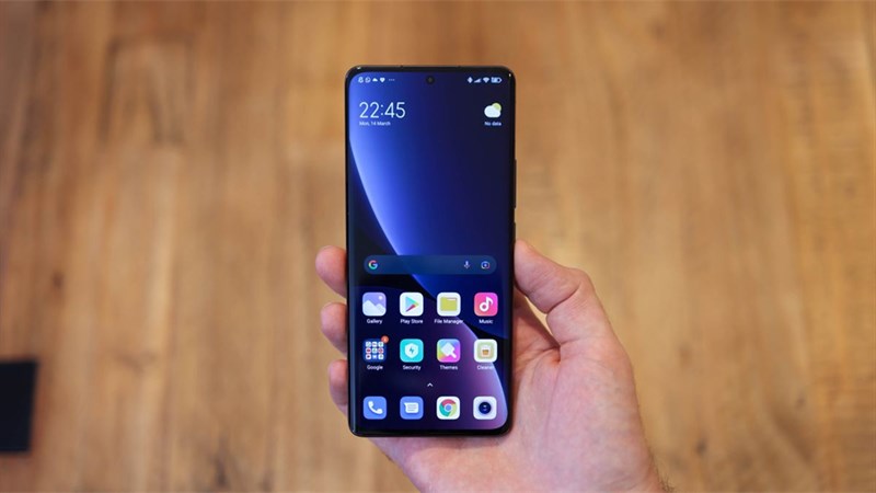 Smartphone 5G kèm sạc không dây khuyến mãi hơn 5 triệu dịp cuối tuần