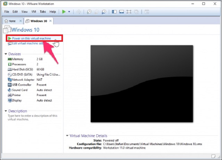 Nếu bạn đã sẵn sàng để cài đặt thì bạn hãy nhấn chọn Power on this virtual machine, sau đó việc cài đặt sẽ bắt đầu.