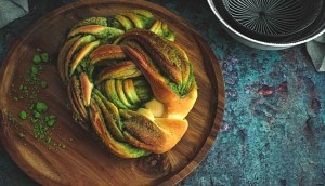 Chia sẻ cách làm bánh mì matcha ngọt thanh, cực bắt mắt