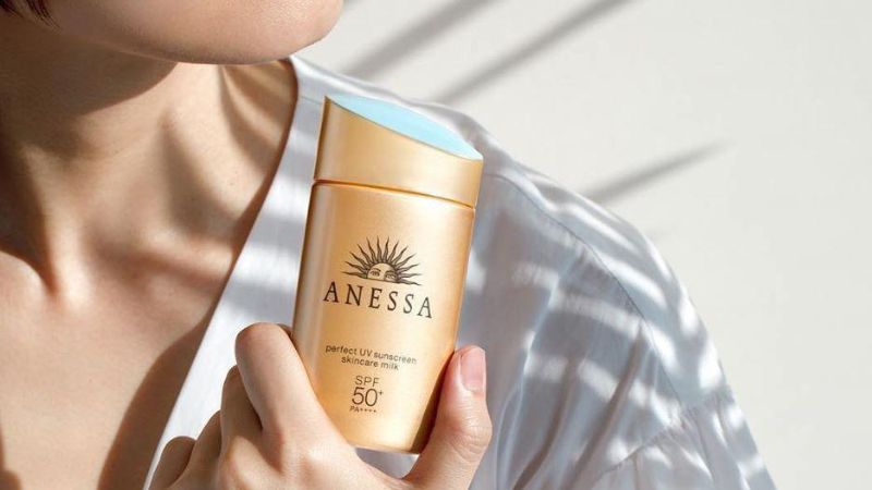 Kem chống nắng dạng sữa Anessa Perfect UV Skincare Milk SPF 50+ PA++++ 60ml