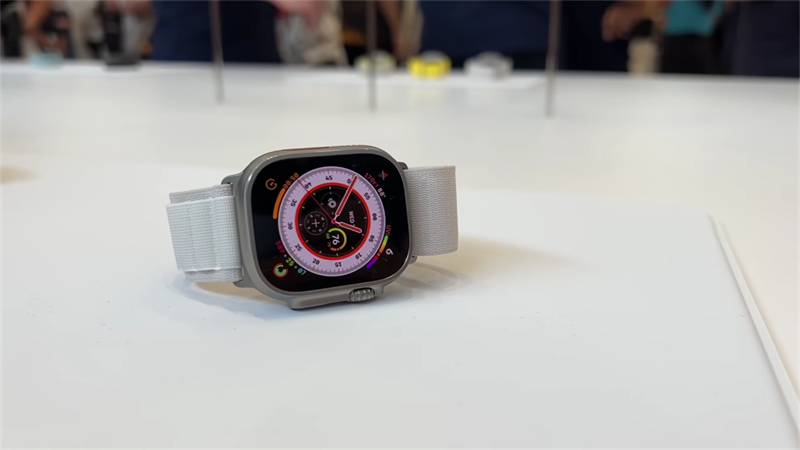 Trên tay Apple Watch Ultra