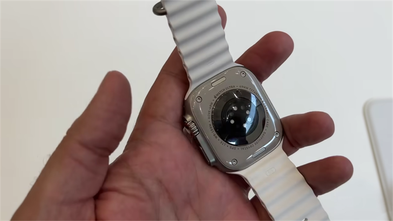 Trên tay Apple Watch Ultra