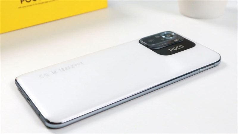 POCO M5s sở hữu những góc cạnh bo cong thừa hưởng từ 'người anh em' Redmi Note 10S