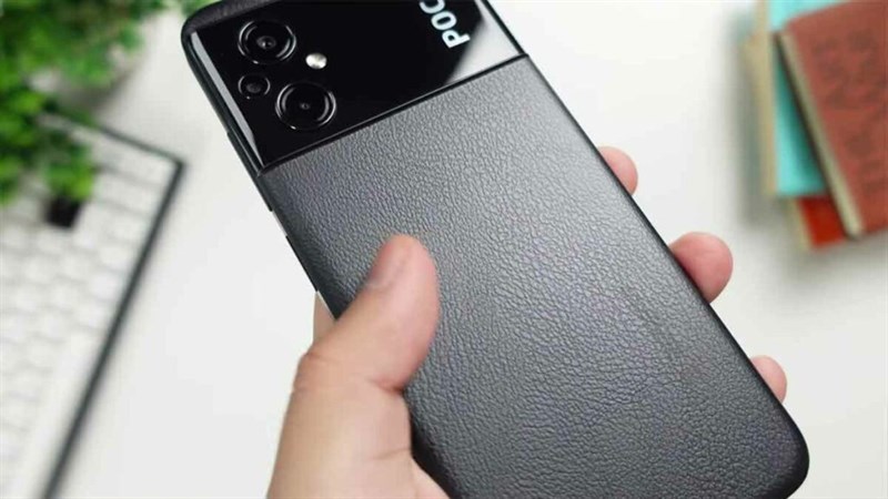 POCO M5 sở hữu viên pin 5000 mAh tích hợp công nghệ sạc nhanh 18 W