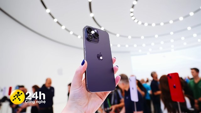 iPhone 14 Pro Max màu tím: Không chỉ sang trọng mà còn đầy mạnh mẽ, iPhone 14 Pro Max màu tím đang làm điên đảo giới công nghệ. Hình ảnh sẽ giúp bạn trải nghiệm sự hoàn hảo của chiếc điện thoại này, từ thiết kế đến hiệu năng.