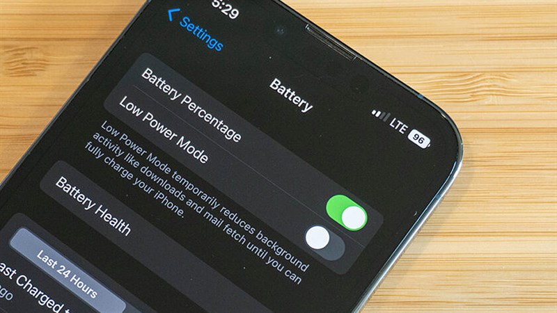 Một số mẫu iPhone không hiển thị biểu tượng phần trăm pin khi lên iOS 16