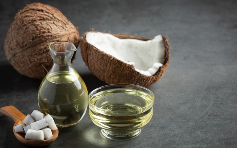 Coconut oil for dry skin, hair