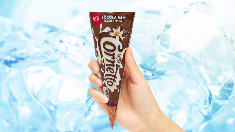 Kem ốc quế socola vani Cornetto cây 66g