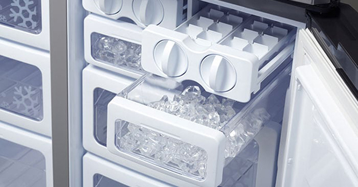 Tủ lạnh Aqua Inverter tích hợp hộp đá xoay di động tiện dụng