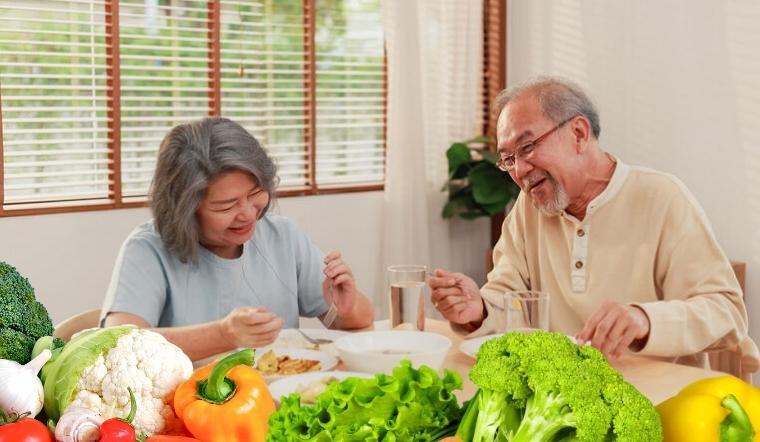 9 'siêu thực phẩm' cần có trong chế độ ăn uống của người cao tuổi