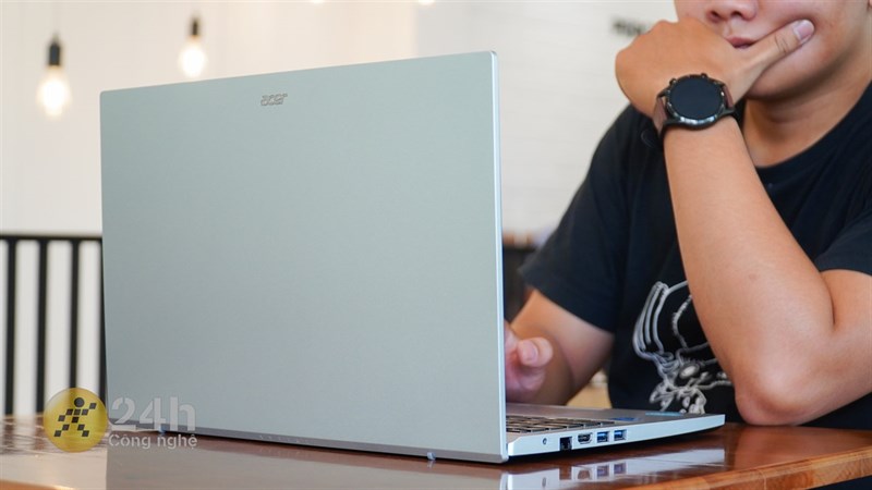 Laptop Acer khuyến mãi trúng vàng