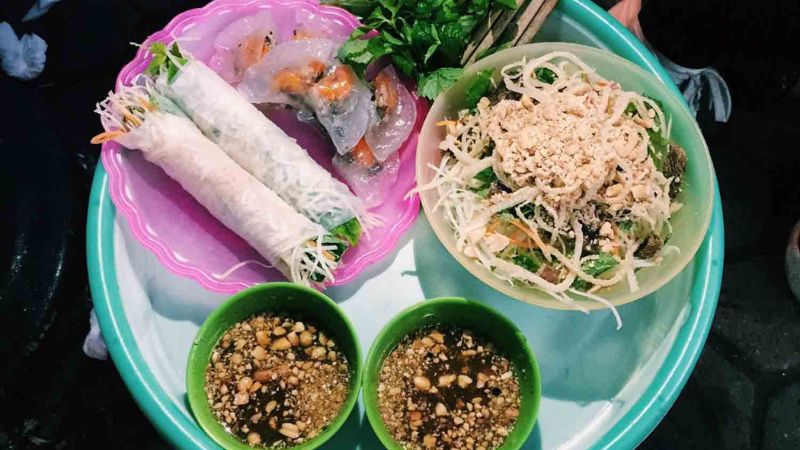 Nộm - bánh bột lọc Hoa Mai