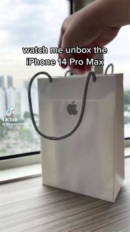 Bóc hộp iPhone 14 Pro Max 1