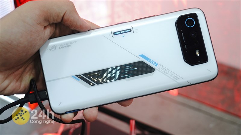 Trên tay ROG Phone 6 tại Việt Nam: Thiết kế chất, hiệu năng bá đạo
