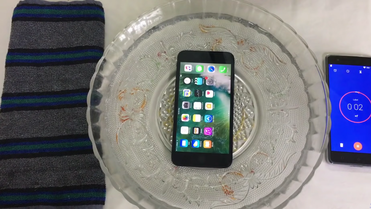 iPhone 7 có chống nước không?-1