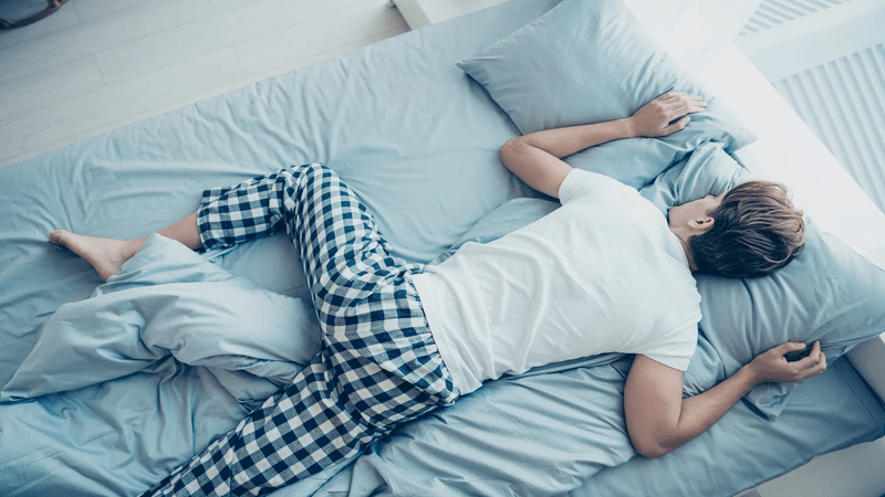 Tư thế ngủ cũng ảnh hưởng đến cấu trúc xương và cột sống