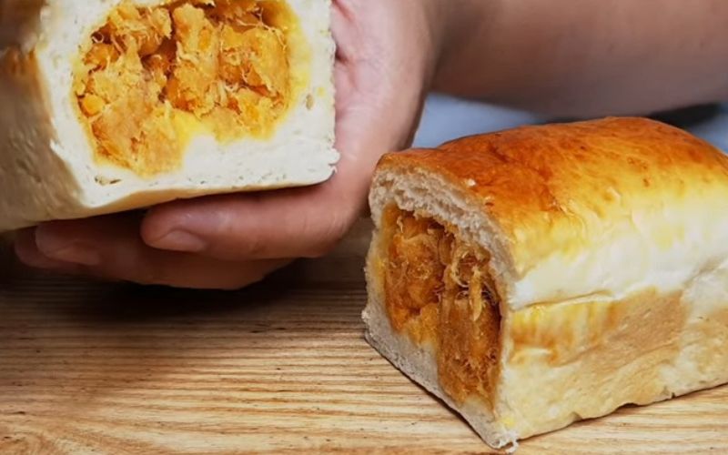 How to make soft and fluffy salted egg cheese bread rolls