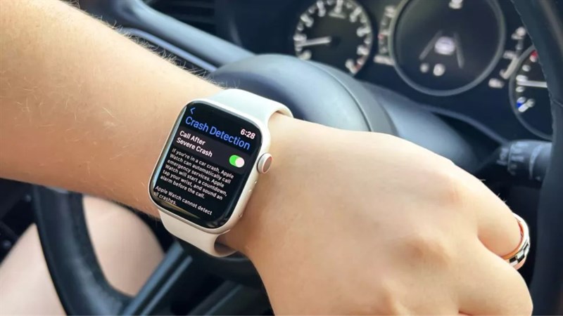 Tính năng phát hiện tai nạn giao thông cũng được đánh giá rất cao trên Apple Watch Series 8.