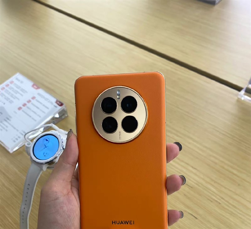 Trên tay Huawei Mate 50