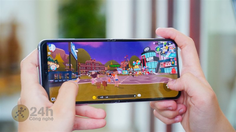Galaxy W23 Flip có gì mới: Thiết kế sang trọng, dùng Snap 8+ Gen 1 Galaxy W23 Flip có gì mới: Thiết kế sang trọng, dùng Snap 8+ Gen 1