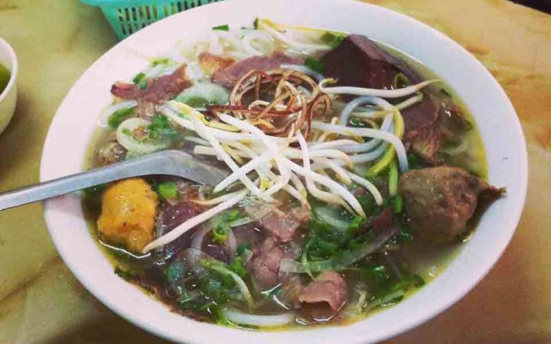 Bún bò huế Quân