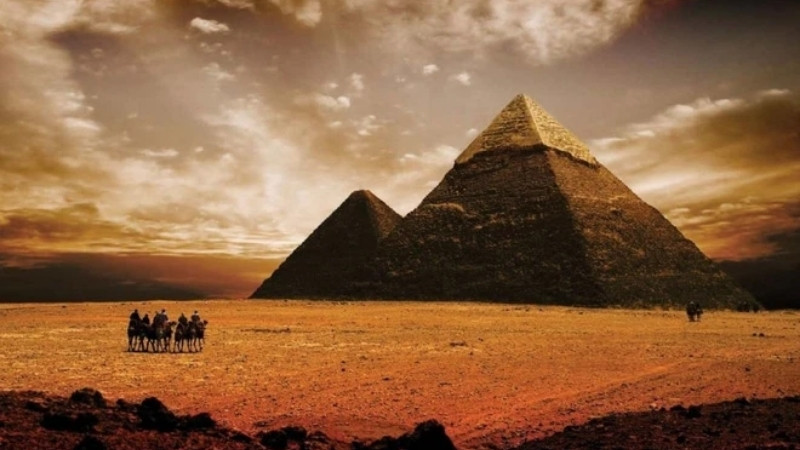 Pyramid – Kim Tự Tháp