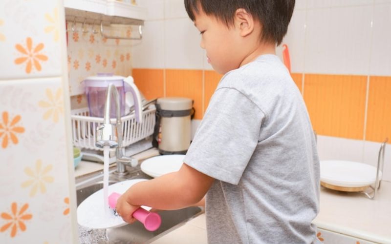 Con trai không cần làm việc nhà